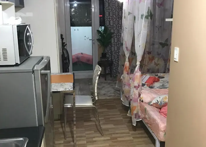 Cosy With Balcony 100mbps And Netflix Apartment